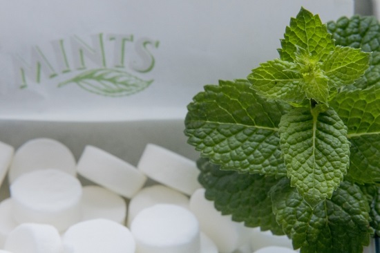 Mint bonbons for a fresh minty breath