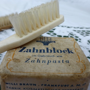 Home-made toothpaste and other dental care products